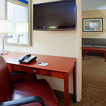Holiday Inn Express Ramsey Mahwah By Ihg Exterior photo