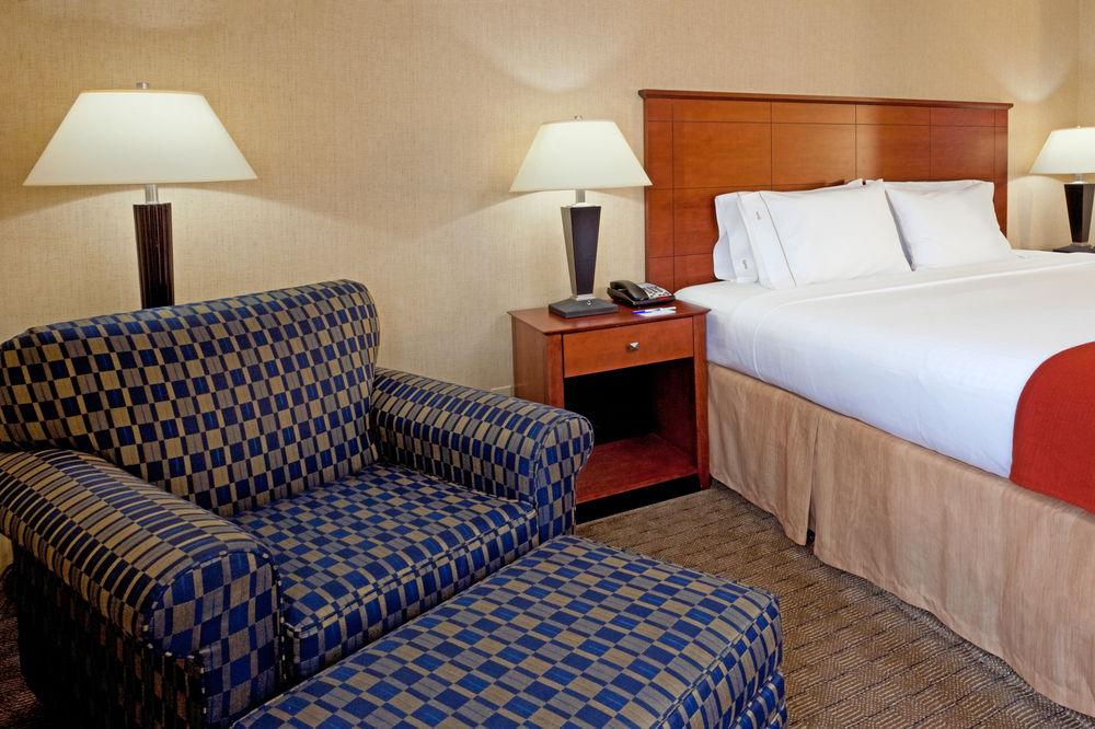 Holiday Inn Express Ramsey Mahwah By Ihg Exterior photo