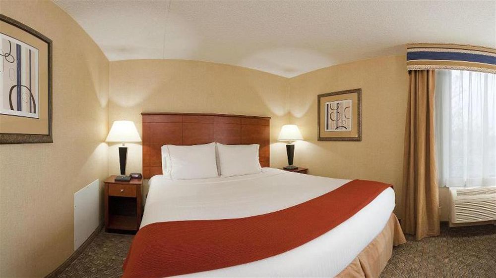 Holiday Inn Express Ramsey Mahwah By Ihg Exterior photo
