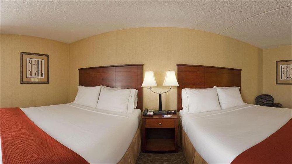 Holiday Inn Express Ramsey Mahwah By Ihg Exterior photo