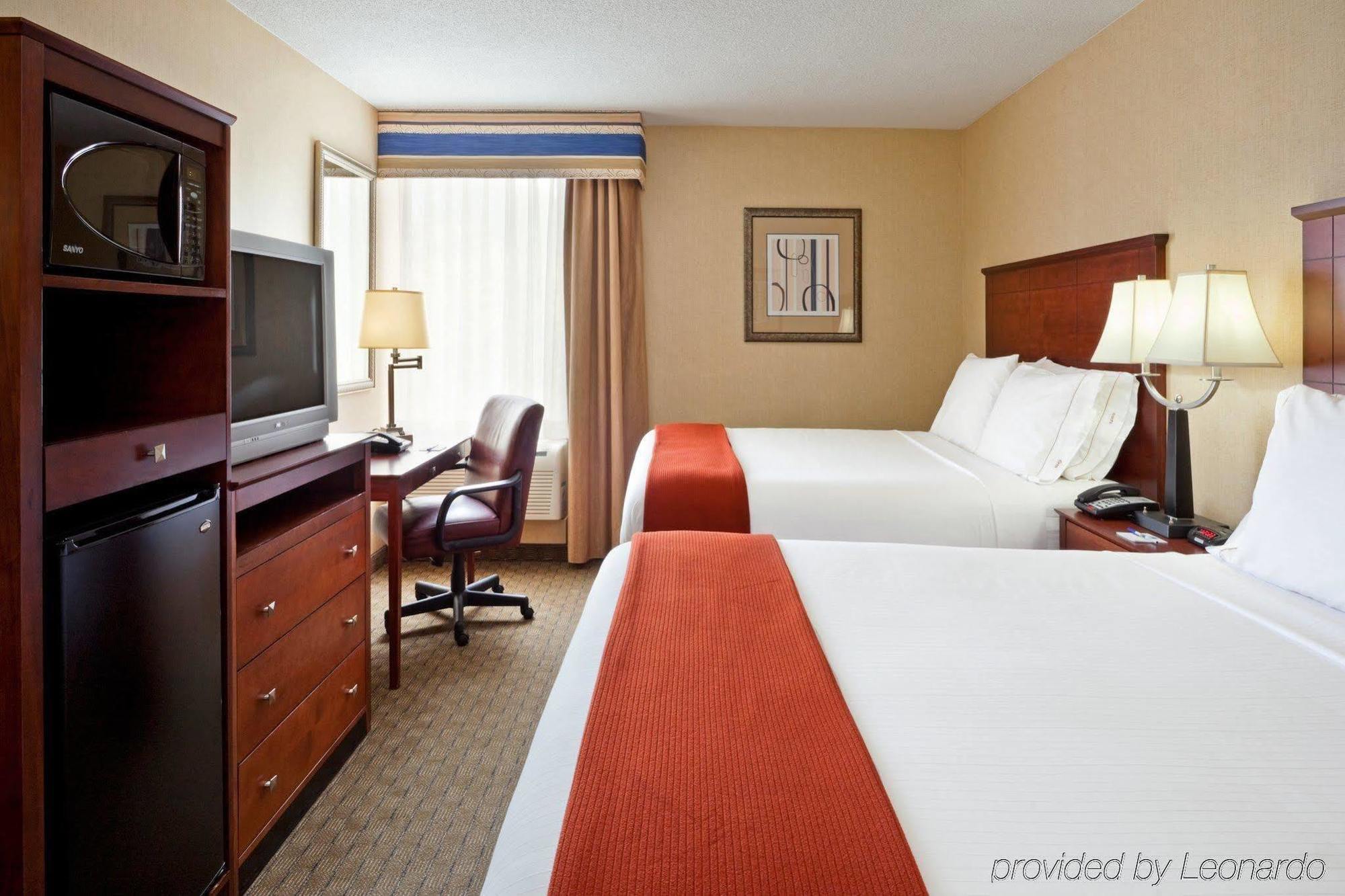 Holiday Inn Express Ramsey Mahwah By Ihg Exterior photo