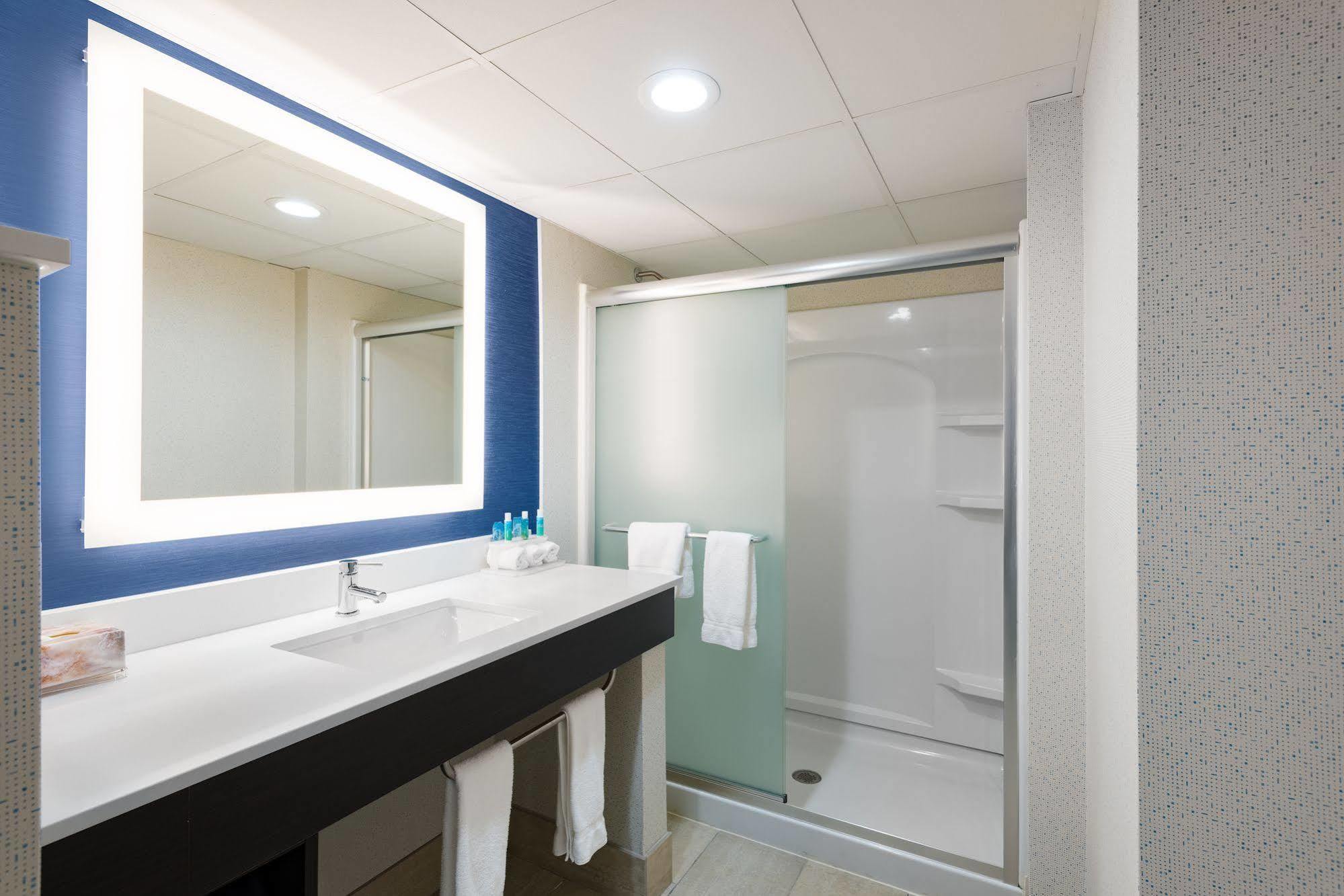 Holiday Inn Express Ramsey Mahwah By Ihg Exterior photo
