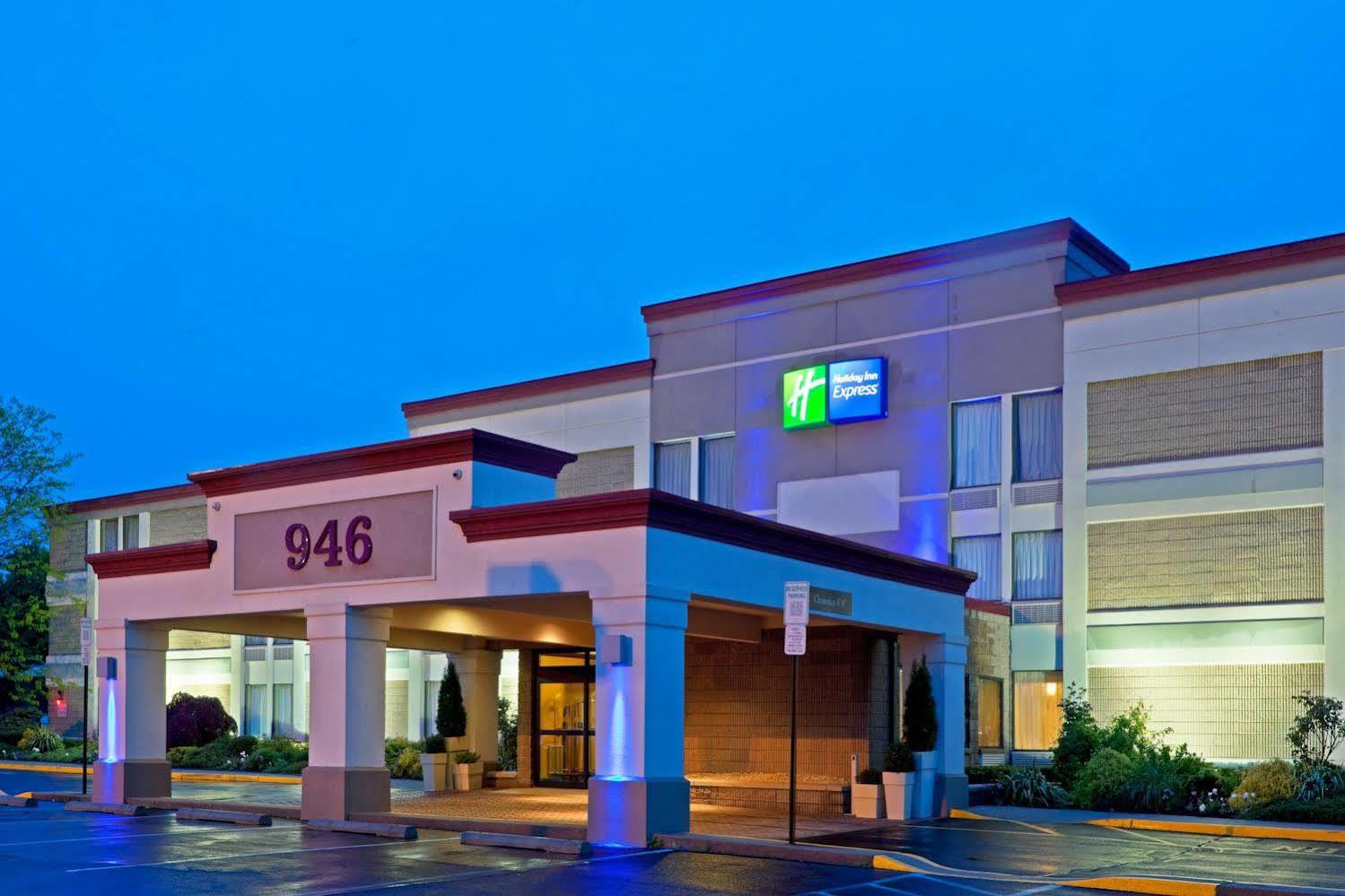 Holiday Inn Express Ramsey Mahwah By Ihg Exterior photo