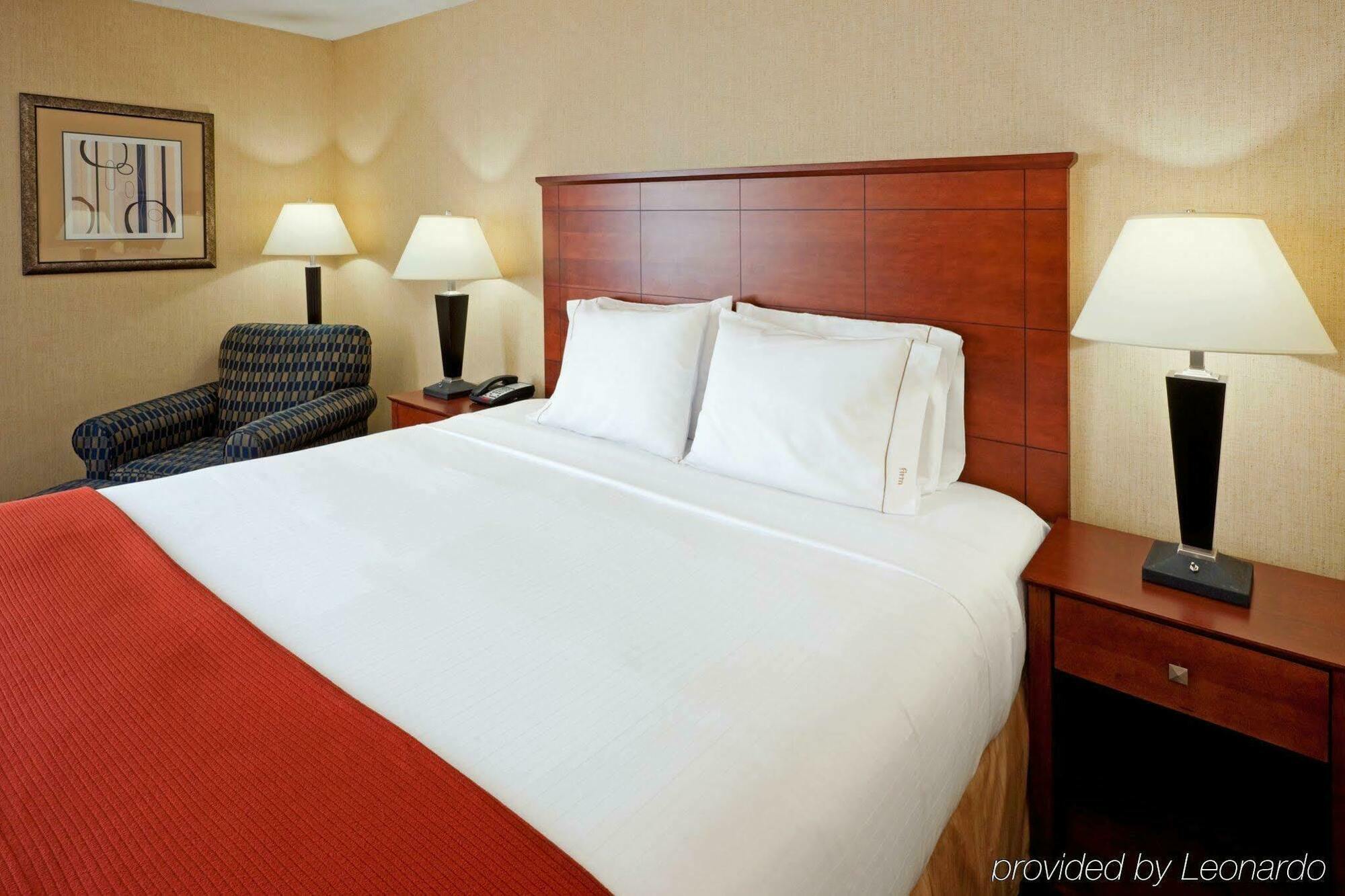 Holiday Inn Express Ramsey Mahwah By Ihg Exterior photo